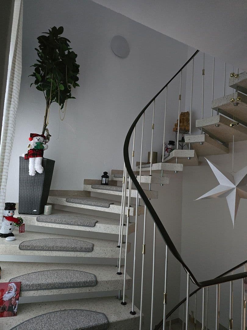 Prodej domu 300 m², pozemek 1.770 m², Pirmasens, Porýní-Falc Prodej domu 300 m², pozemek 1.770 m², Pirmasens, Porýní-Falc