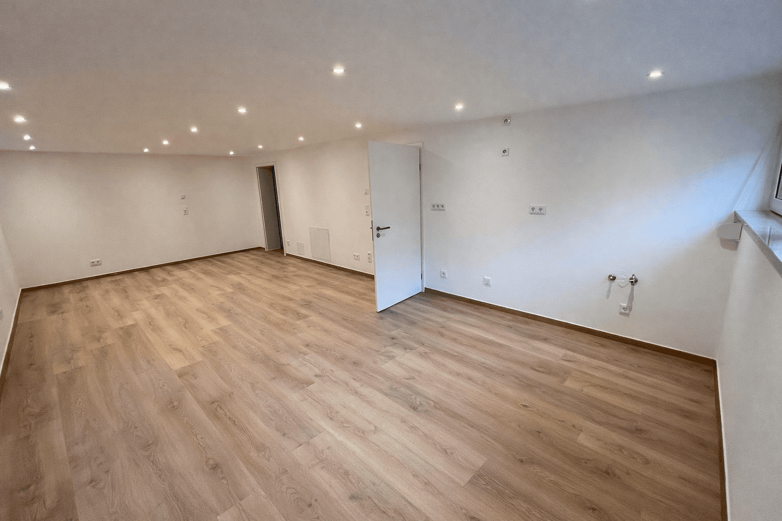 Pronájem domu 132 m², pozemek 219 m², Neu-Ulm, Bavorsko Pronájem domu 132 m², pozemek 219 m², Neu-Ulm, Bavorsko