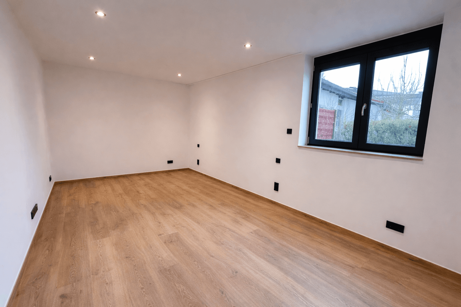 Pronájem domu 132 m², pozemek 219 m², Neu-Ulm, Bavorsko Pronájem domu 132 m², pozemek 219 m², Neu-Ulm, Bavorsko