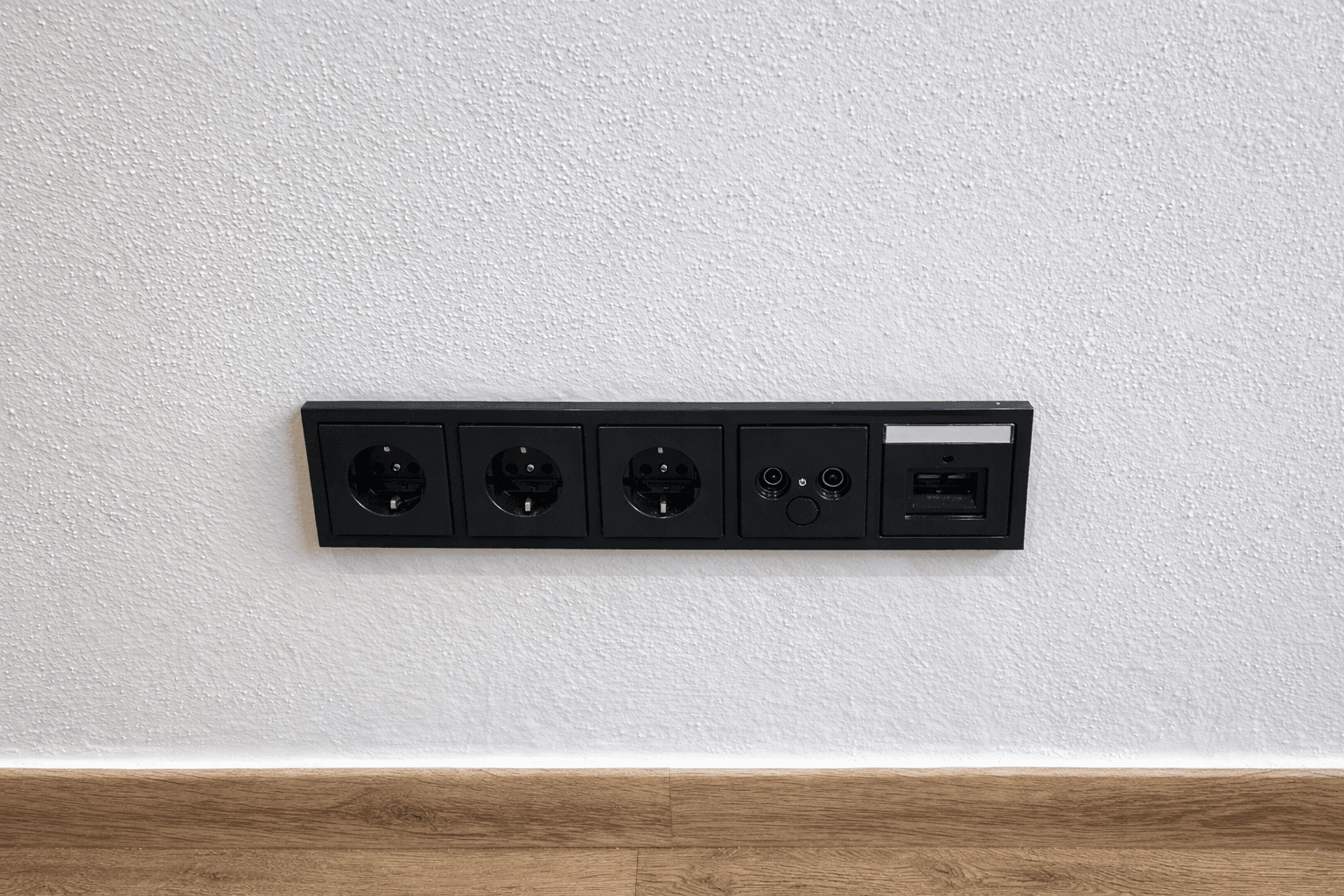 Pronájem domu 132 m², pozemek 219 m², Neu-Ulm, Bavorsko Pronájem domu 132 m², pozemek 219 m², Neu-Ulm, Bavorsko