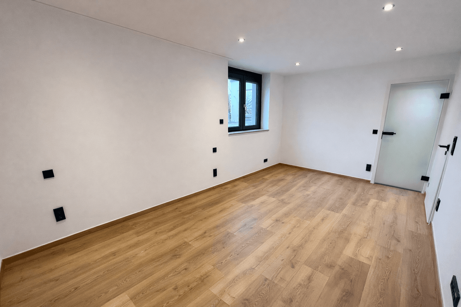 Pronájem domu 132 m², pozemek 219 m², Neu-Ulm, Bavorsko Pronájem domu 132 m², pozemek 219 m², Neu-Ulm, Bavorsko