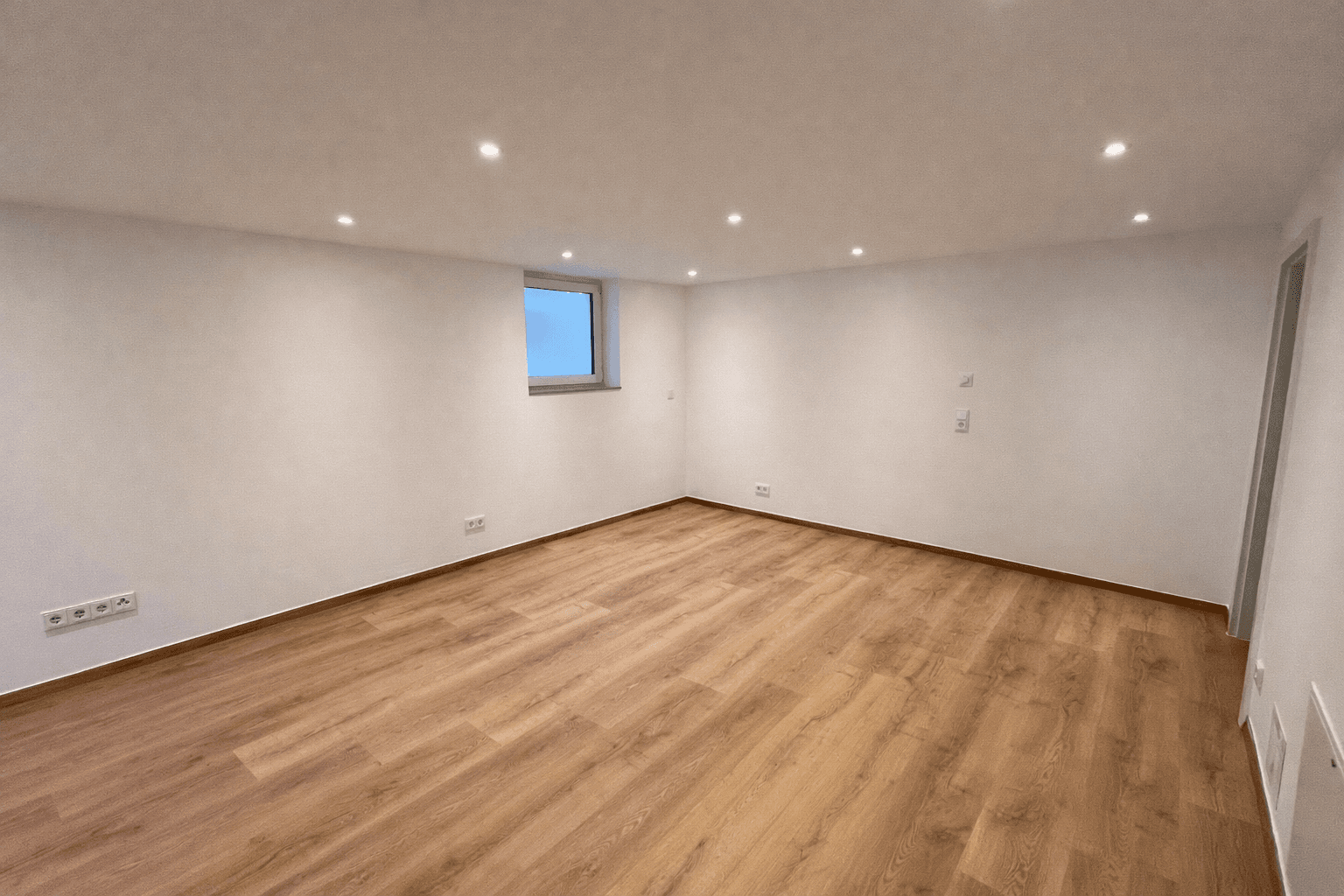 Pronájem domu 132 m², pozemek 219 m², Neu-Ulm, Bavorsko Pronájem domu 132 m², pozemek 219 m², Neu-Ulm, Bavorsko