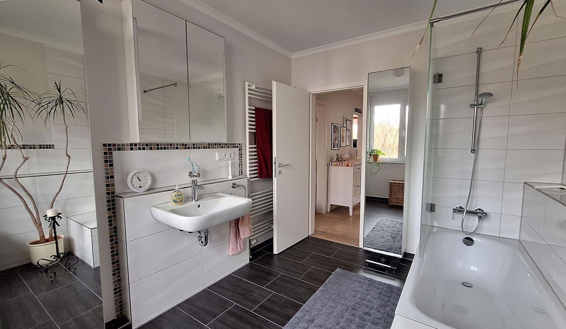 Prodej domu 181 m², pozemek 300 m², Bremen, Bremen Prodej domu 181 m², pozemek 300 m², Bremen, Bremen