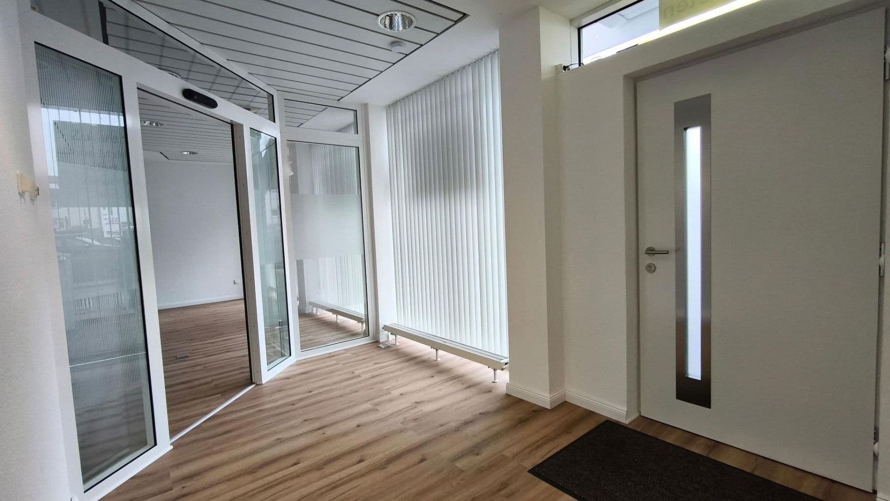 Pronájem kanceláře 130 m², Pfingstbrunnenstraße 1b, Schwalbach am Taunus, Hessen Pronájem kanceláře 130 m², Pfingstbrunnenstraße 1b, Schwalbach am Taunus, Hessen