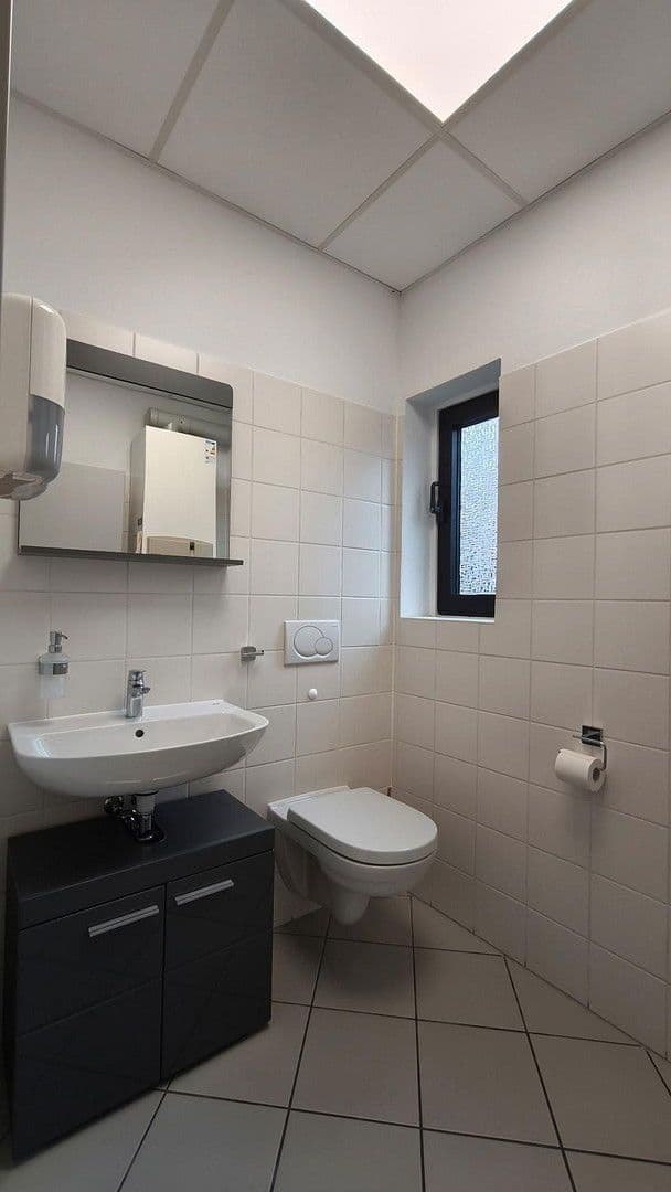 Pronájem kanceláře 130 m², Pfingstbrunnenstraße 1b, Schwalbach am Taunus, Hessen Pronájem kanceláře 130 m², Pfingstbrunnenstraße 1b, Schwalbach am Taunus, Hessen