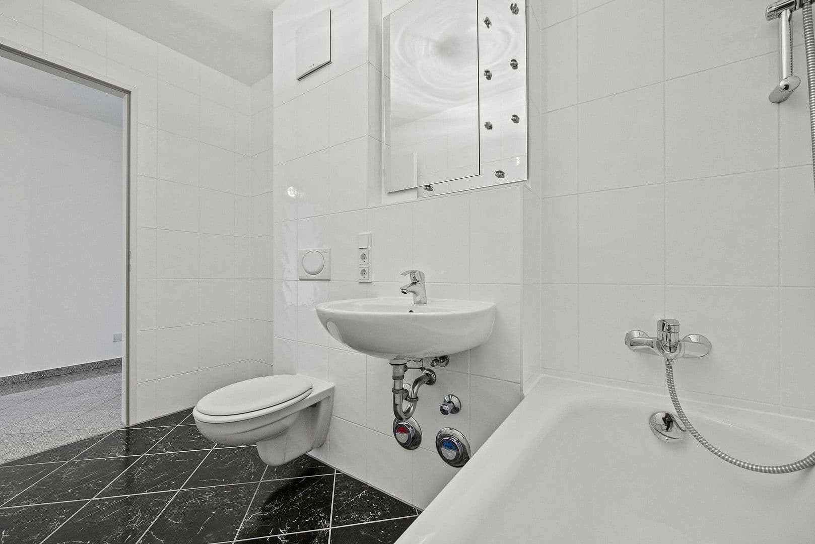 Prodej bytu 2+1 54 m², München, Bavorsko Prodej bytu 2+1 54 m², München, Bavorsko