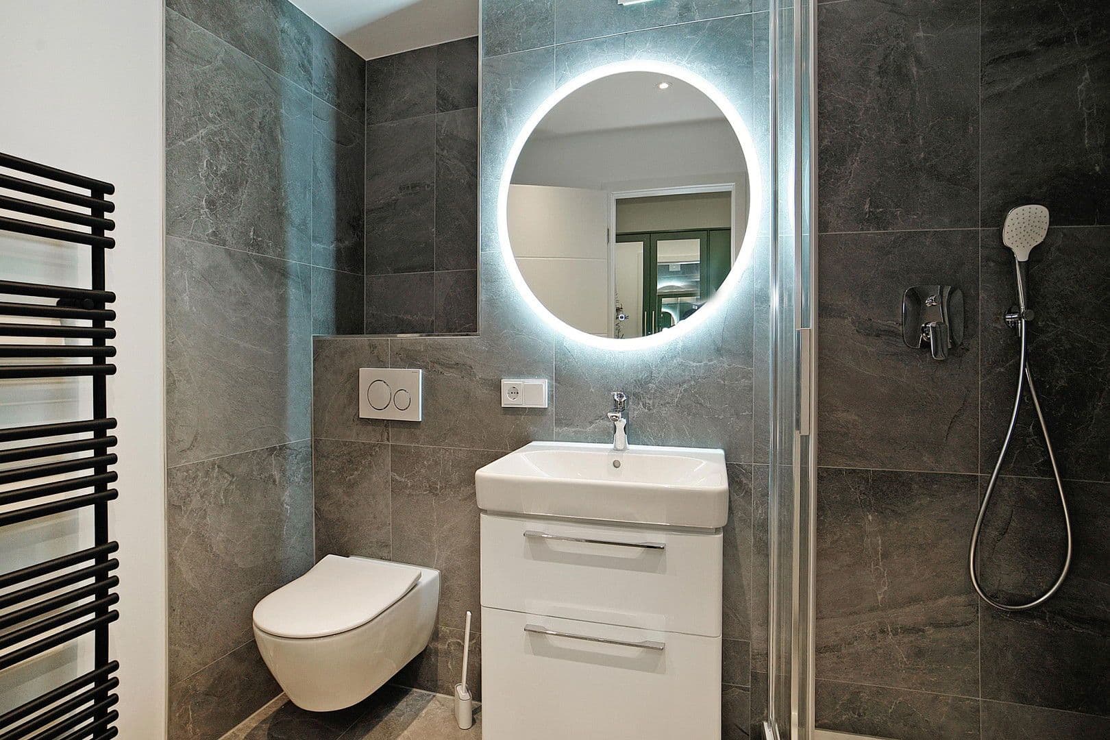 Pronájem bytu 1+1 47 m², Tettnanger Str. 4, München, Bavorsko Pronájem bytu 1+1 47 m², Tettnanger Str. 4, München, Bavorsko