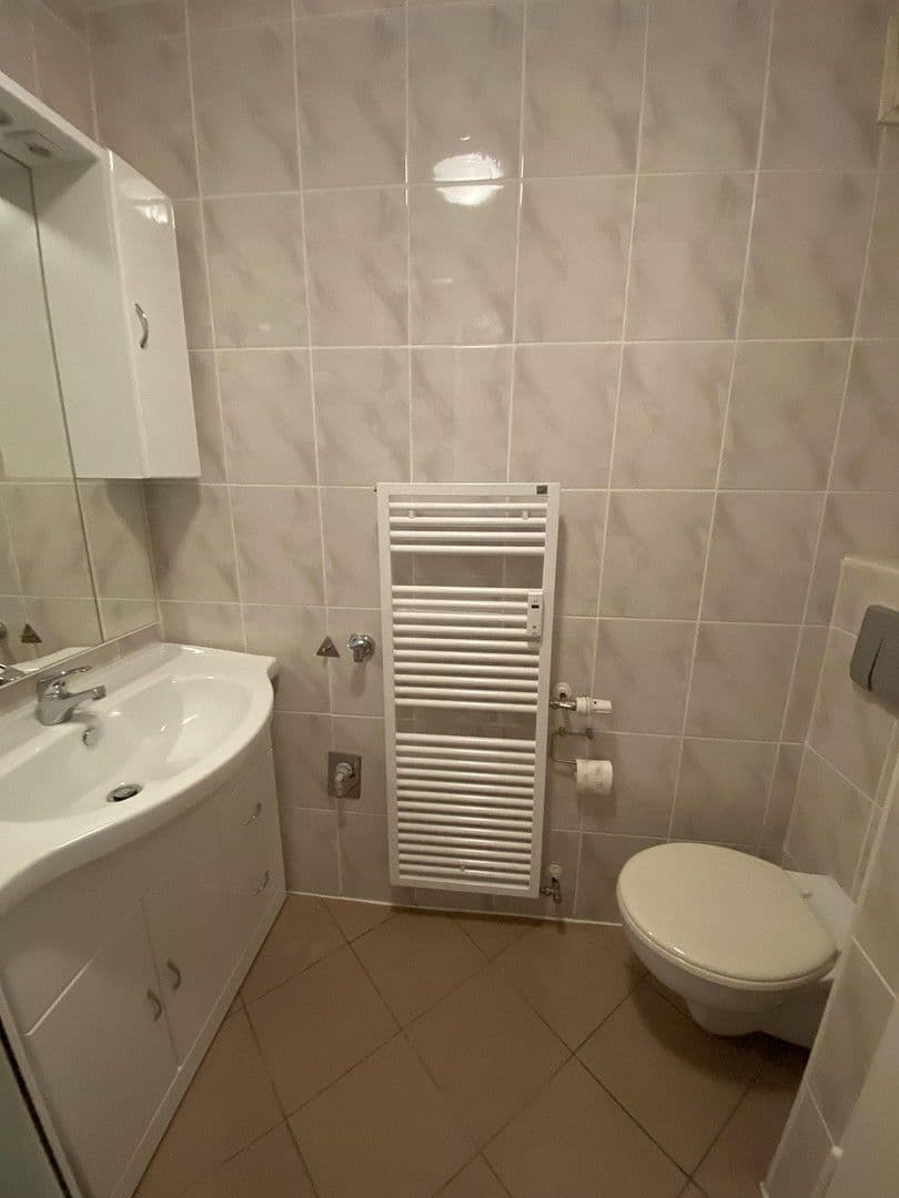 Pronájem bytu 1+1 28 m², Seilerstraße 12, Frankfurt am Main, Hessen Pronájem bytu 1+1 28 m², Seilerstraße 12, Frankfurt am Main, Hessen