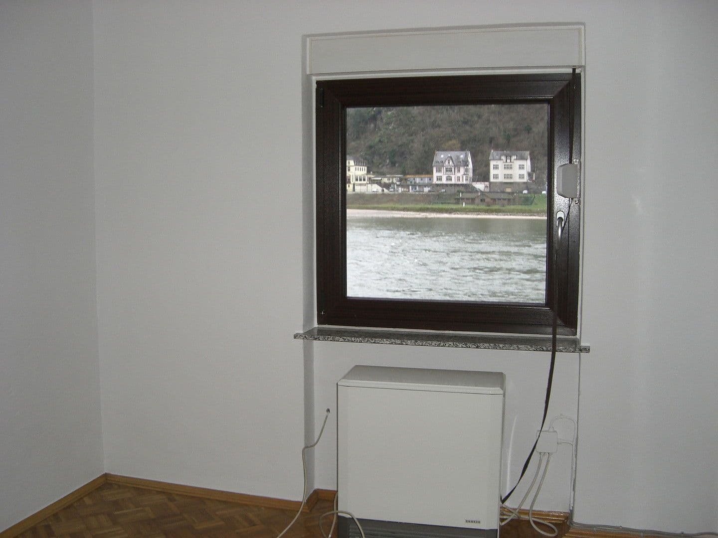 Prodej domu 145 m², pozemek 220 m², Rheinstrasse 28, Sankt Goarshausen, Porýní-Falc Prodej domu 145 m², pozemek 220 m², Rheinstrasse 28, Sankt Goarshausen, Porýní-Falc