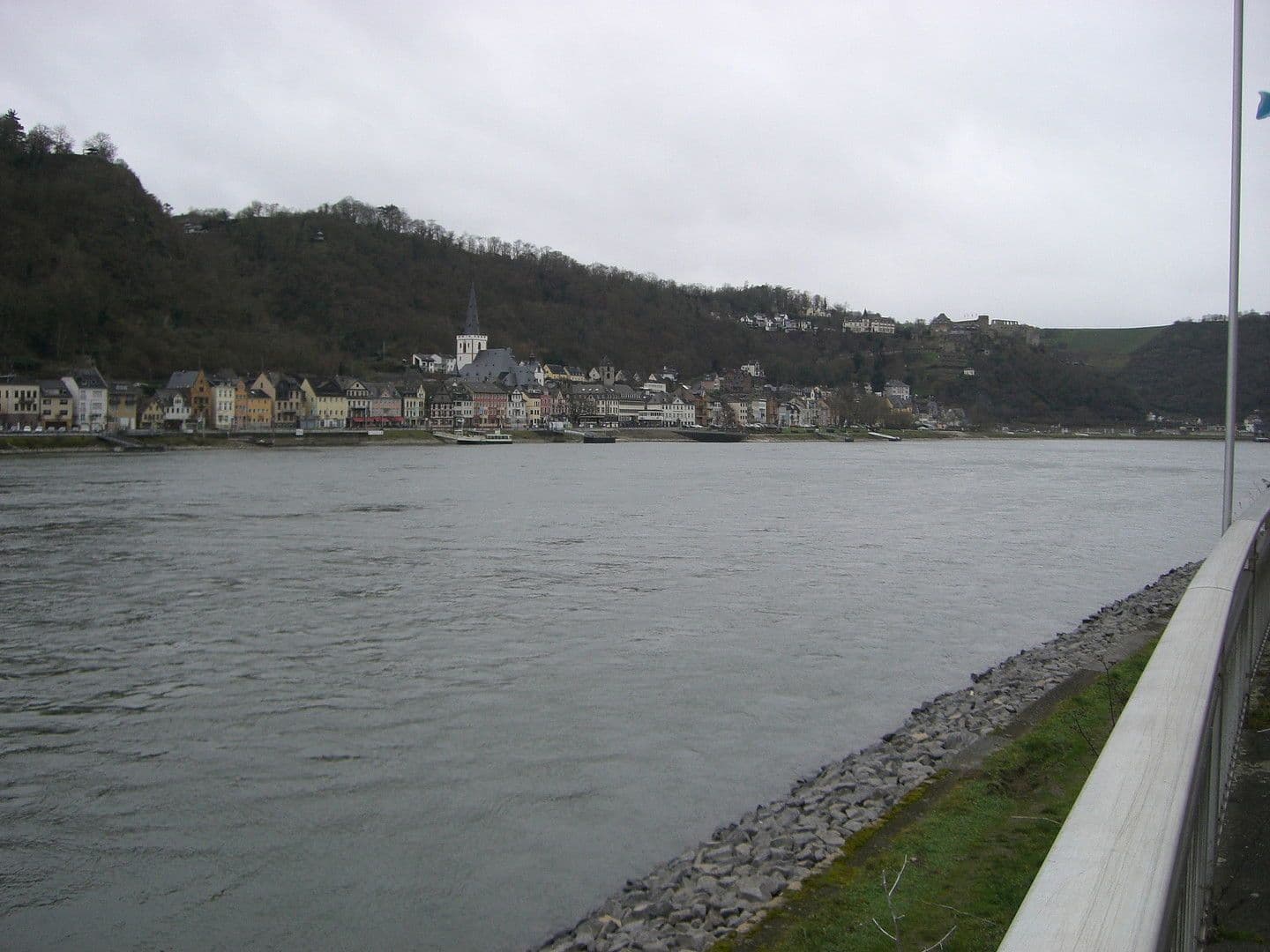 Prodej domu 145 m², pozemek 220 m², Rheinstrasse 28, Sankt Goarshausen, Porýní-Falc Prodej domu 145 m², pozemek 220 m², Rheinstrasse 28, Sankt Goarshausen, Porýní-Falc