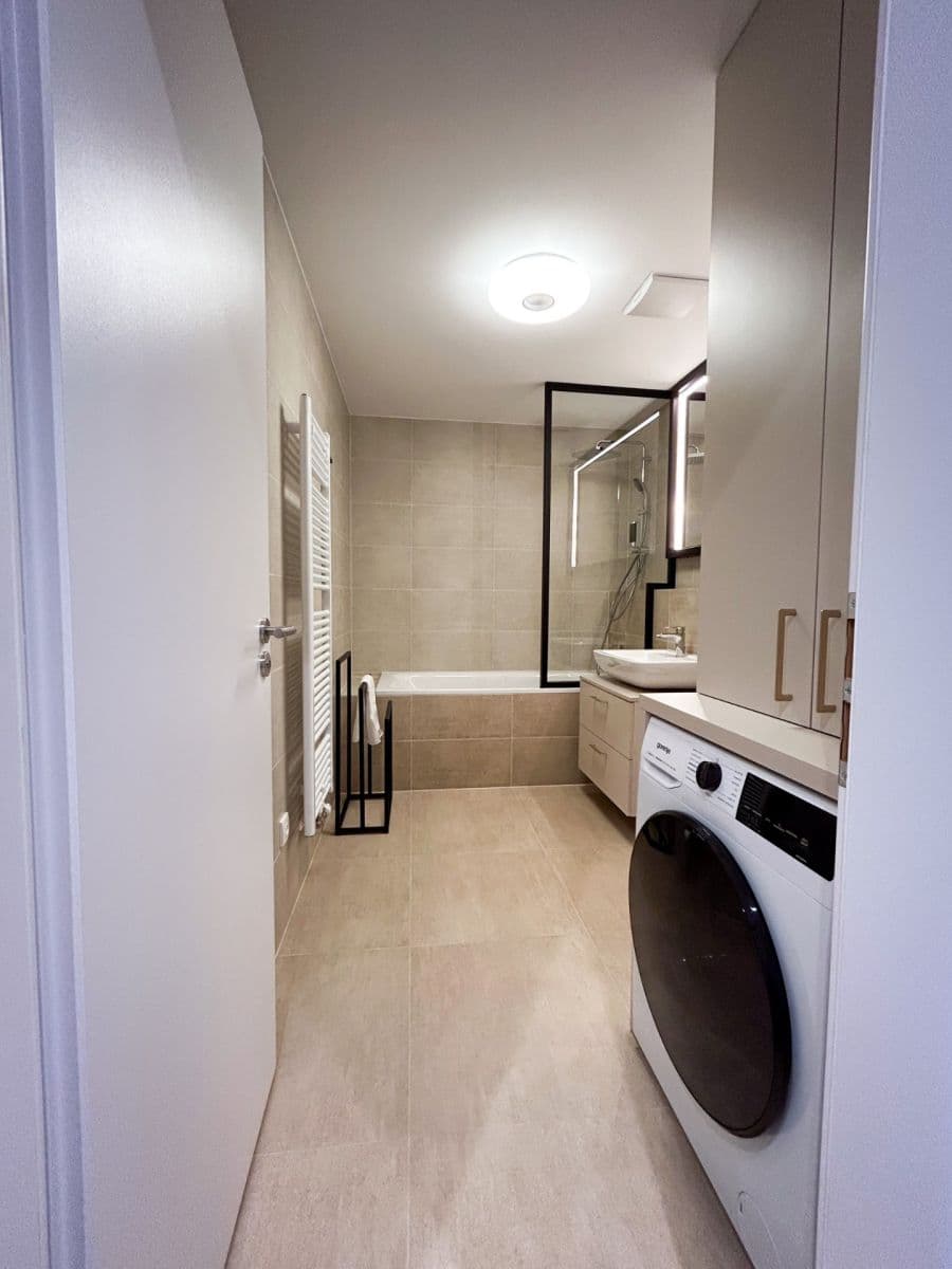 Pronájem bytu 1+kk 32 m², Olgy Havlové, Praha, Praha Pronájem bytu 1+kk 32 m², Olgy Havlové, Praha, Praha