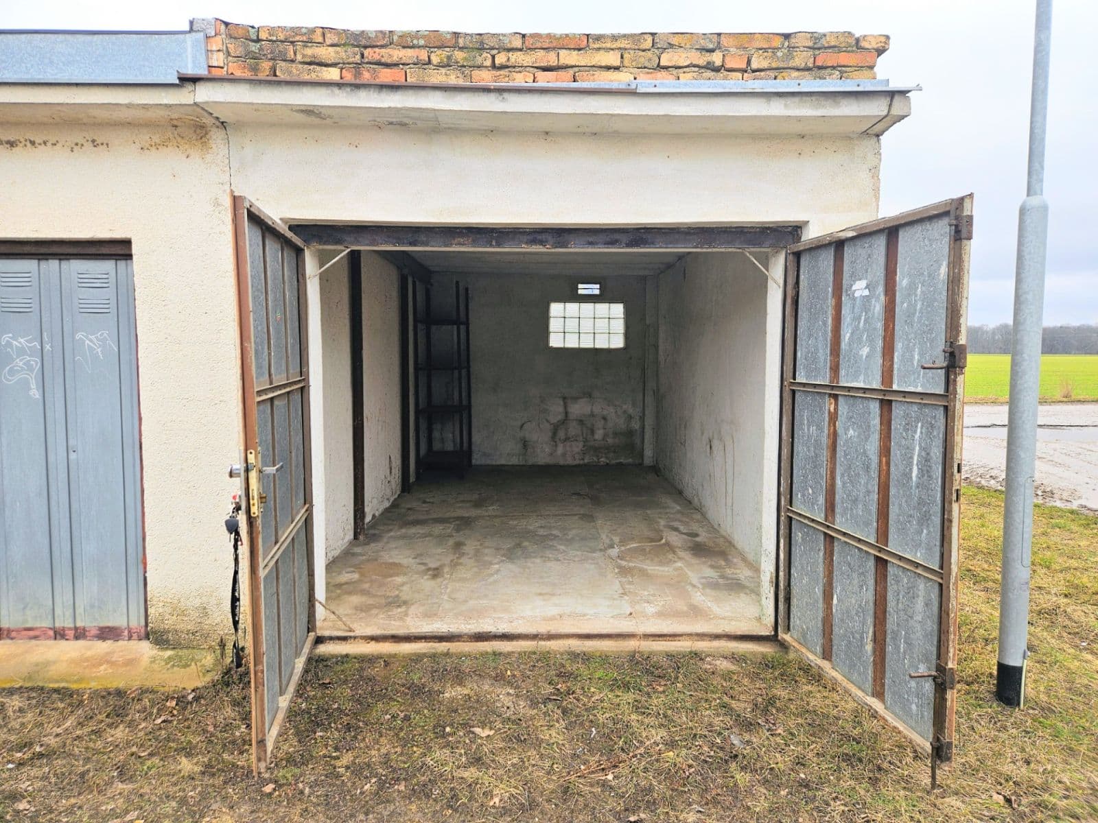 Prodej garáže 18 m², Výhon, Přísnotice, Jihomoravský kraj Prodej garáže 18 m², Výhon, Přísnotice, Jihomoravský kraj