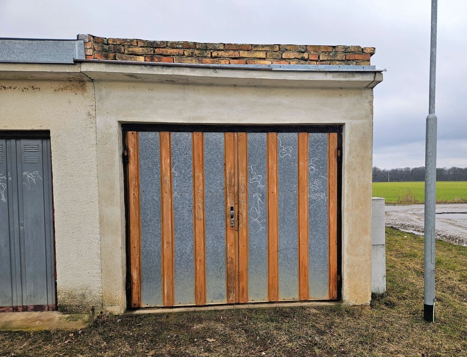 Prodej garáže 18 m², Výhon, Přísnotice, Jihomoravský kraj Prodej garáže 18 m², Výhon, Přísnotice, Jihomoravský kraj