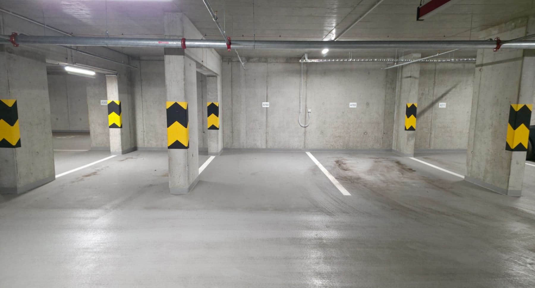 Pronájem garáže 14 m², Křižíkova, Praha, Praha Pronájem garáže 14 m², Křižíkova, Praha, Praha