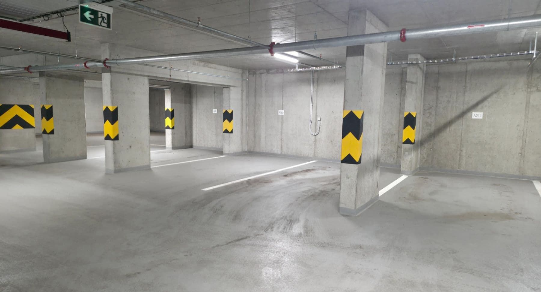 Pronájem garáže 14 m², Křižíkova, Praha, Praha Pronájem garáže 14 m², Křižíkova, Praha, Praha