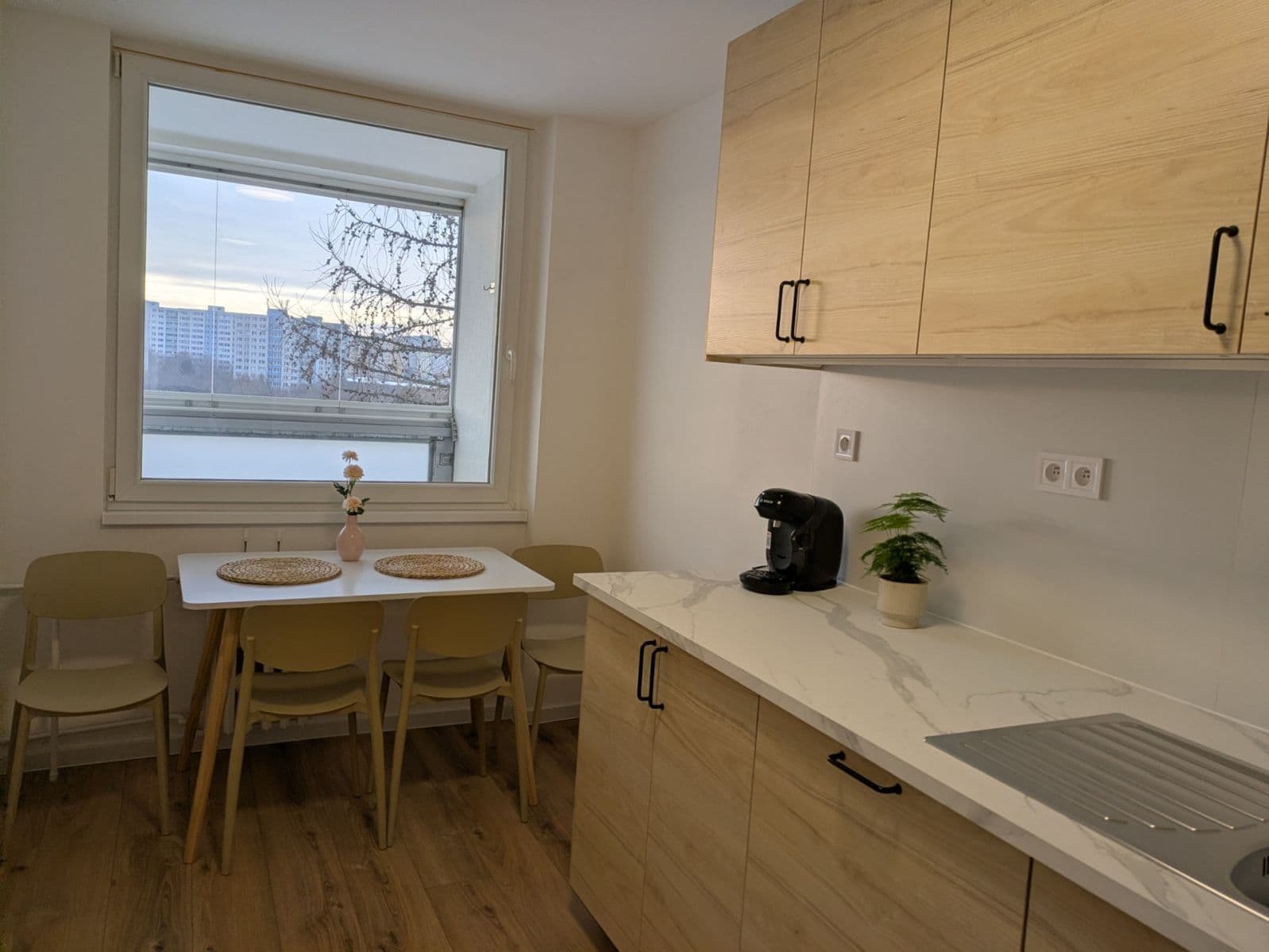 Pronájem bytu 4+1 78 m², Suchý vršek, Praha, Praha Pronájem bytu 4+1 78 m², Suchý vršek, Praha, Praha