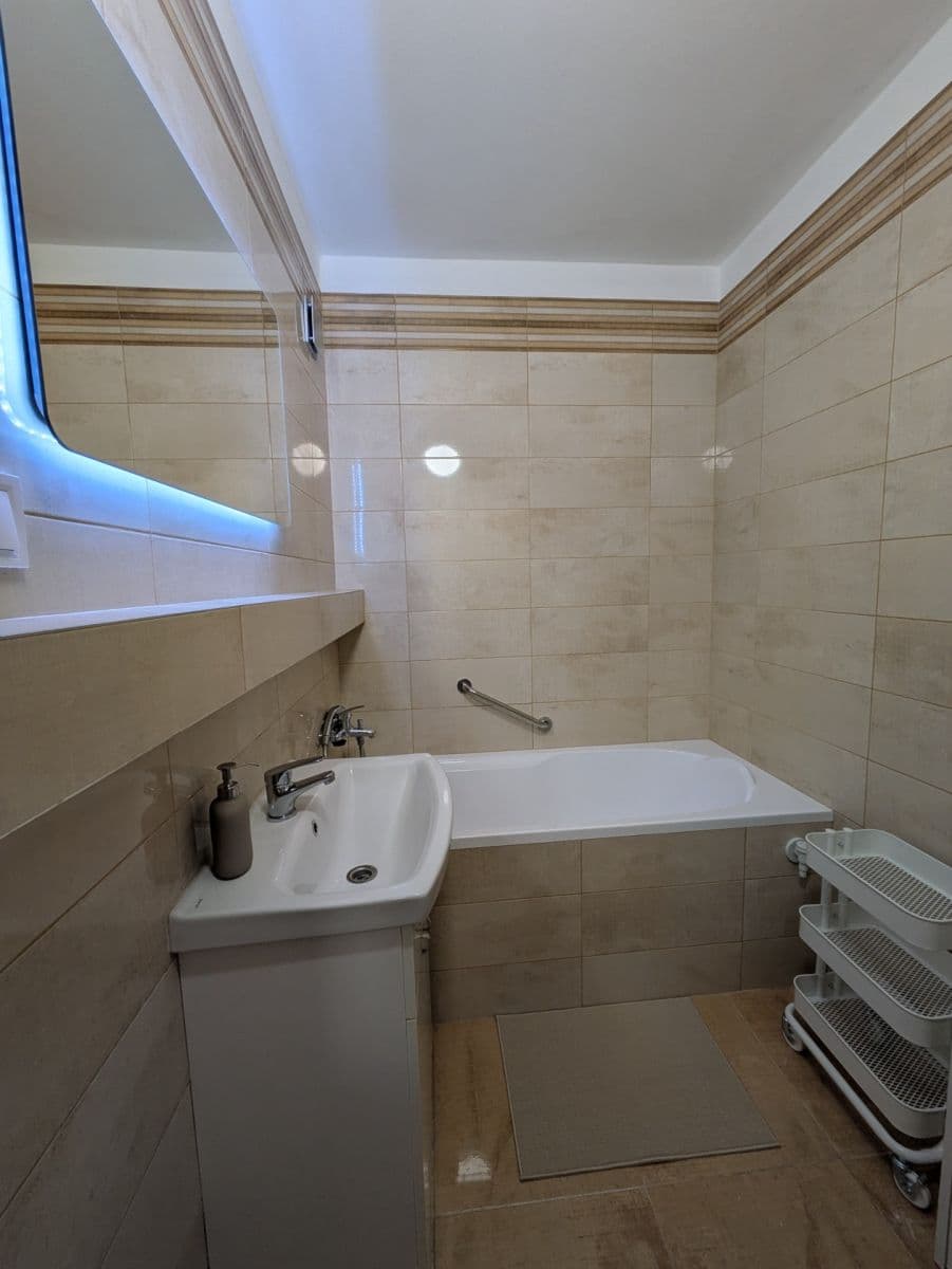 Pronájem bytu 4+1 78 m², Suchý vršek, Praha, Praha Pronájem bytu 4+1 78 m², Suchý vršek, Praha, Praha