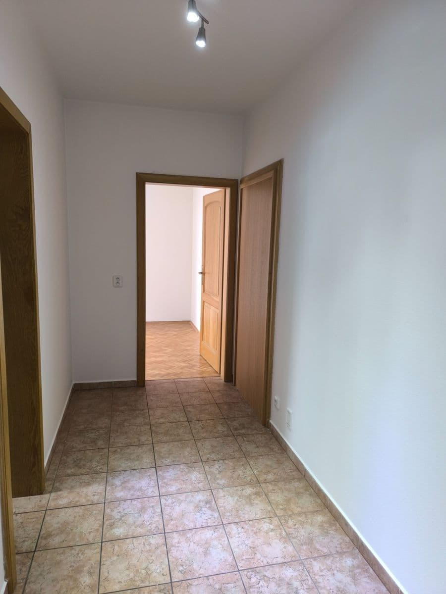 Pronájem bytu 1+1 36 m², Sadová, České Budějovice, Jihočeský kraj Pronájem bytu 1+1 36 m², Sadová, České Budějovice, Jihočeský kraj