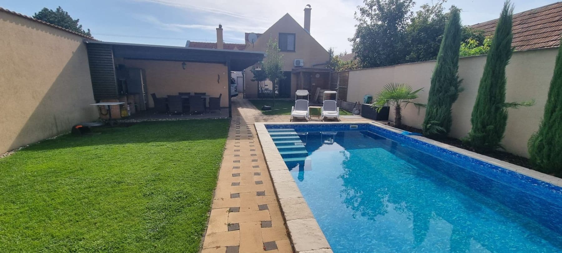 Prodej domu 400 m², pozemek 520 m², Balkánska, Rusovce, Bratislavský kraj Prodej domu 400 m², pozemek 520 m², Balkánska, Rusovce, Bratislavský kraj