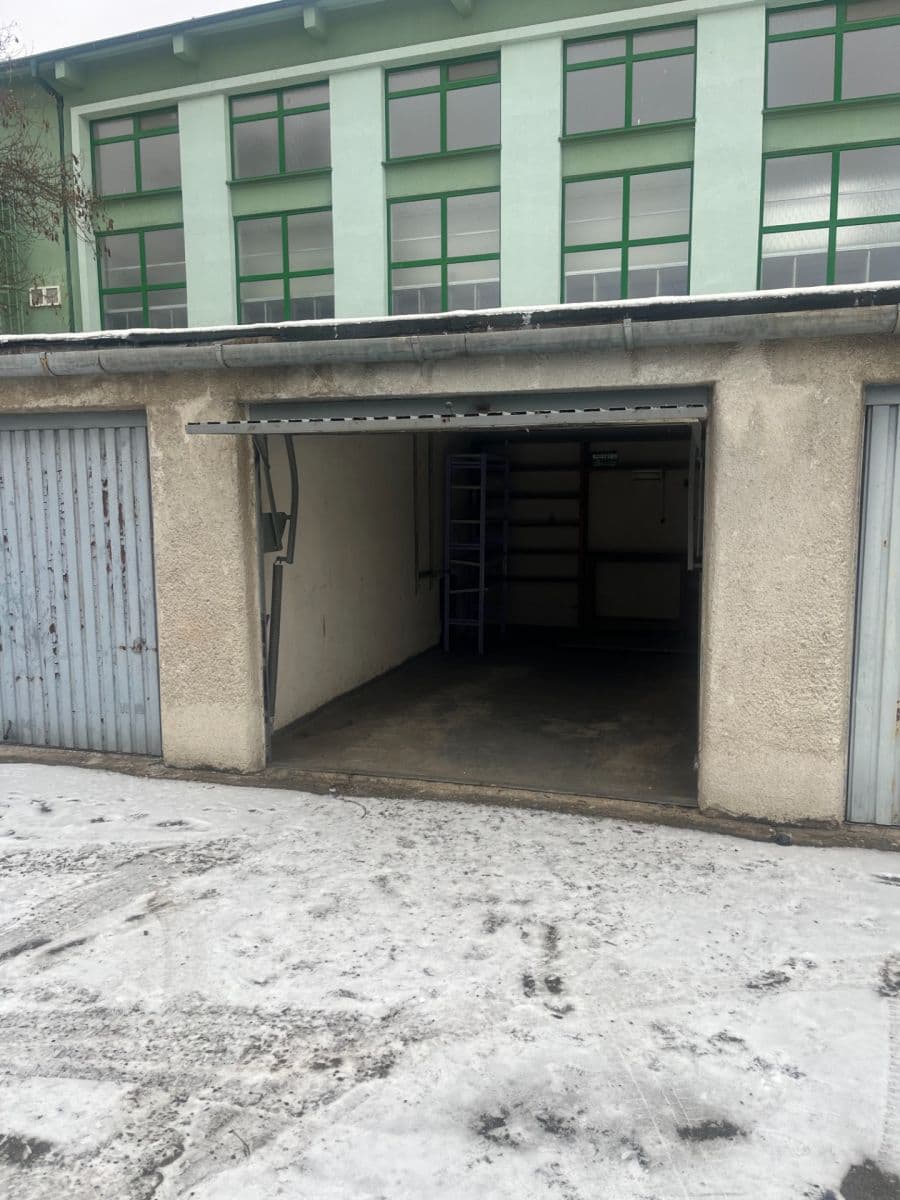 Pronájem garáže 16 m², Jílová, Brno, Jihomoravský kraj Pronájem garáže 16 m², Jílová, Brno, Jihomoravský kraj