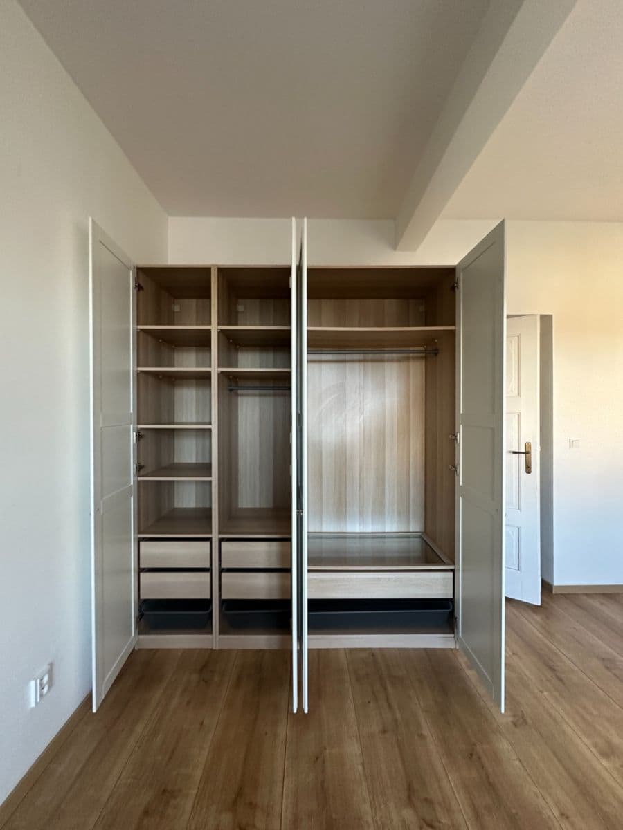 Pronájem bytu 2+kk 49 m², Masarykovo nám., Hradec Králové, Královéhradecký kraj Pronájem bytu 2+kk 49 m², Masarykovo nám., Hradec Králové, Královéhradecký kraj