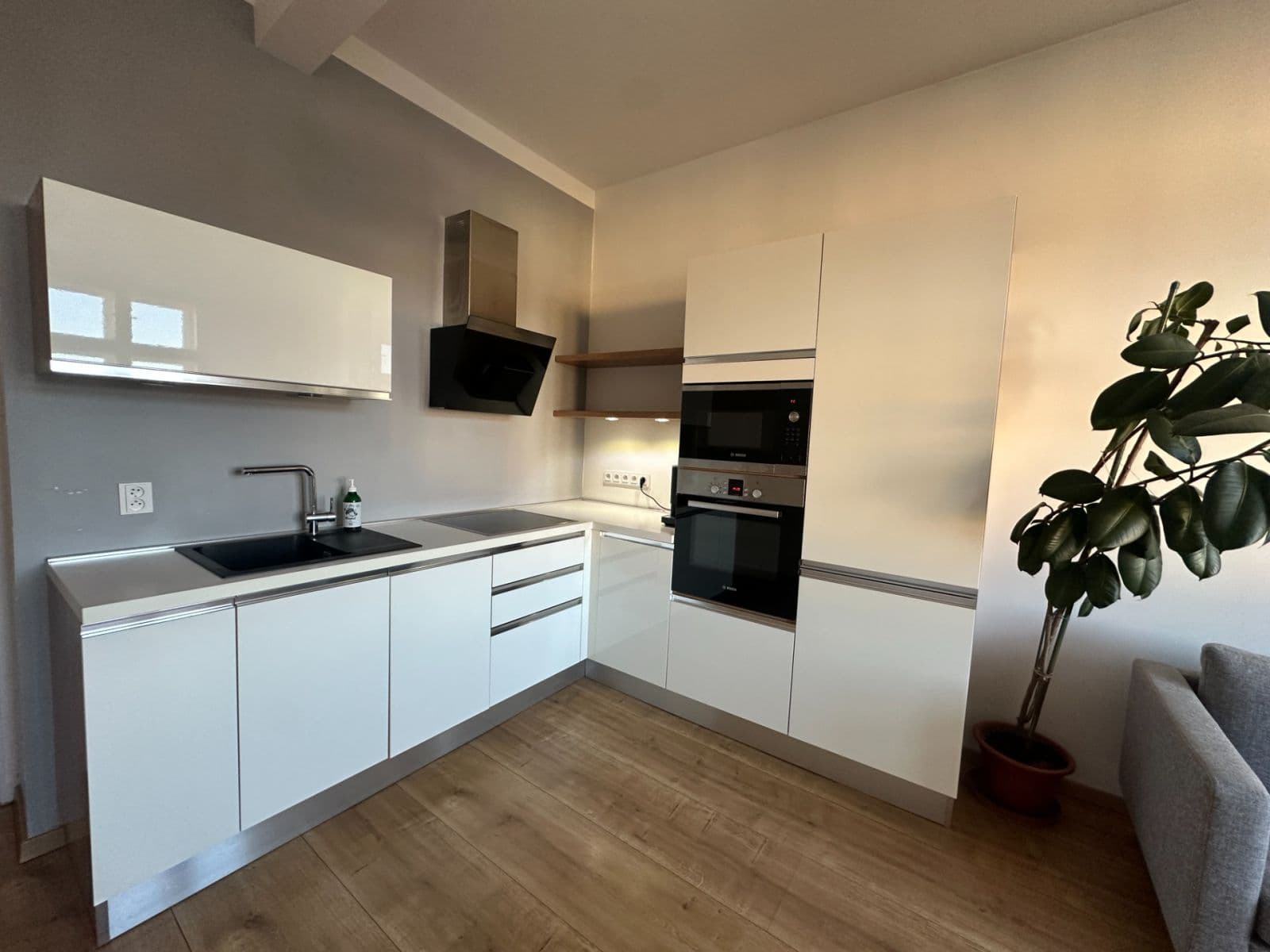 Pronájem bytu 2+kk 49 m², Masarykovo nám., Hradec Králové, Královéhradecký kraj Pronájem bytu 2+kk 49 m², Masarykovo nám., Hradec Králové, Královéhradecký kraj