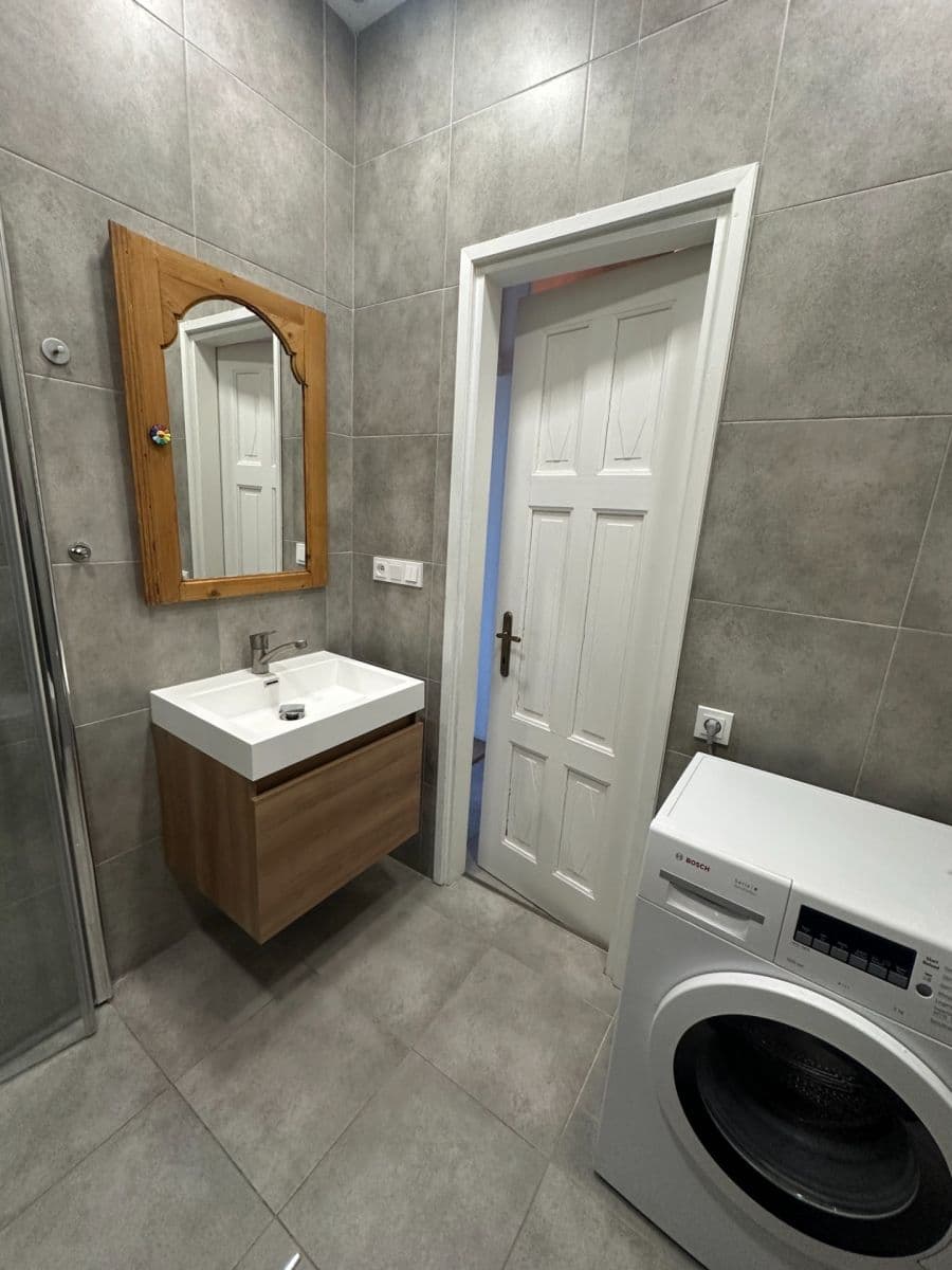 Pronájem bytu 2+kk 49 m², Masarykovo nám., Hradec Králové, Královéhradecký kraj Pronájem bytu 2+kk 49 m², Masarykovo nám., Hradec Králové, Královéhradecký kraj