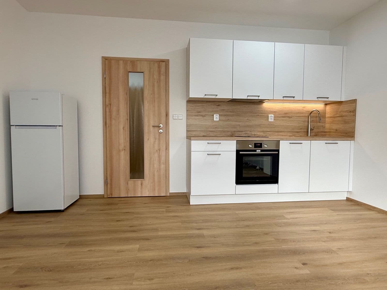 Pronájem bytu 1+kk 33 m², Mochovská, Praha, Praha Pronájem bytu 1+kk 33 m², Mochovská, Praha, Praha