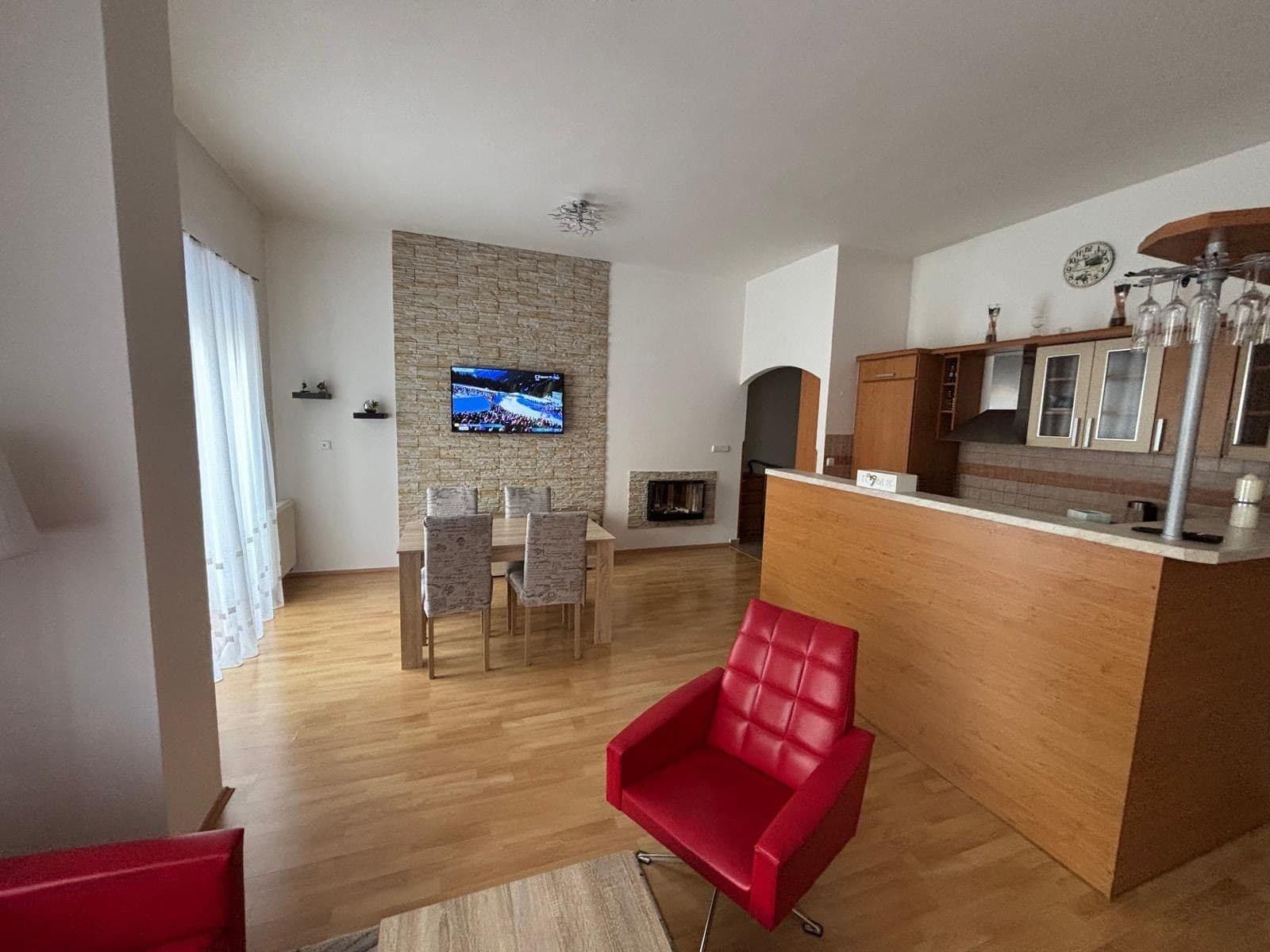 Pronájem bytu 3+kk 78 m², Jana Morávka, Jílové u Prahy, Středočeský kraj Pronájem bytu 3+kk 78 m², Jana Morávka, Jílové u Prahy, Středočeský kraj