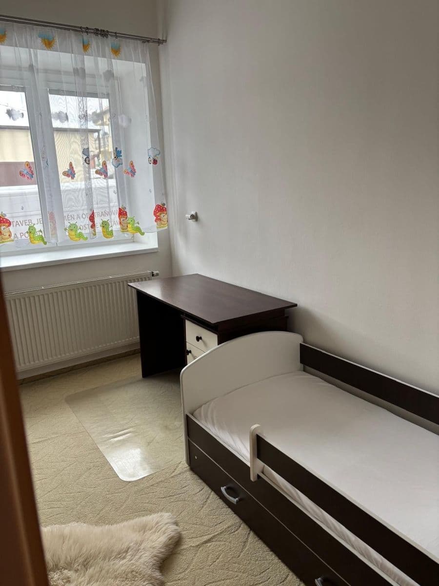 Pronájem bytu 3+kk 78 m², Jana Morávka, Jílové u Prahy, Středočeský kraj Pronájem bytu 3+kk 78 m², Jana Morávka, Jílové u Prahy, Středočeský kraj