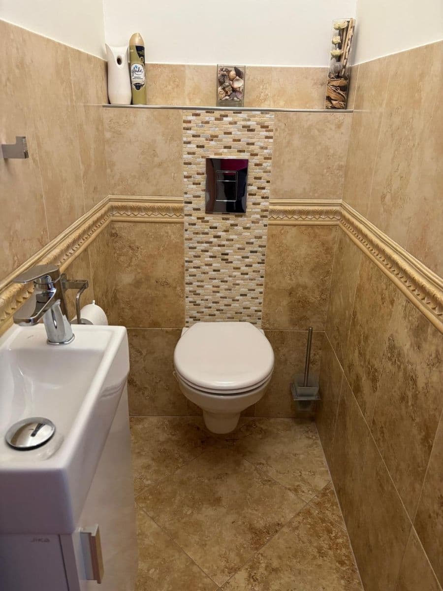 Pronájem bytu 3+kk 78 m², Jana Morávka, Jílové u Prahy, Středočeský kraj Pronájem bytu 3+kk 78 m², Jana Morávka, Jílové u Prahy, Středočeský kraj