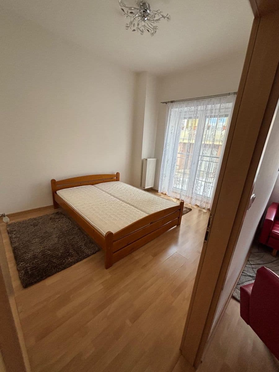 Pronájem bytu 3+kk 78 m², Jana Morávka, Jílové u Prahy, Středočeský kraj Pronájem bytu 3+kk 78 m², Jana Morávka, Jílové u Prahy, Středočeský kraj