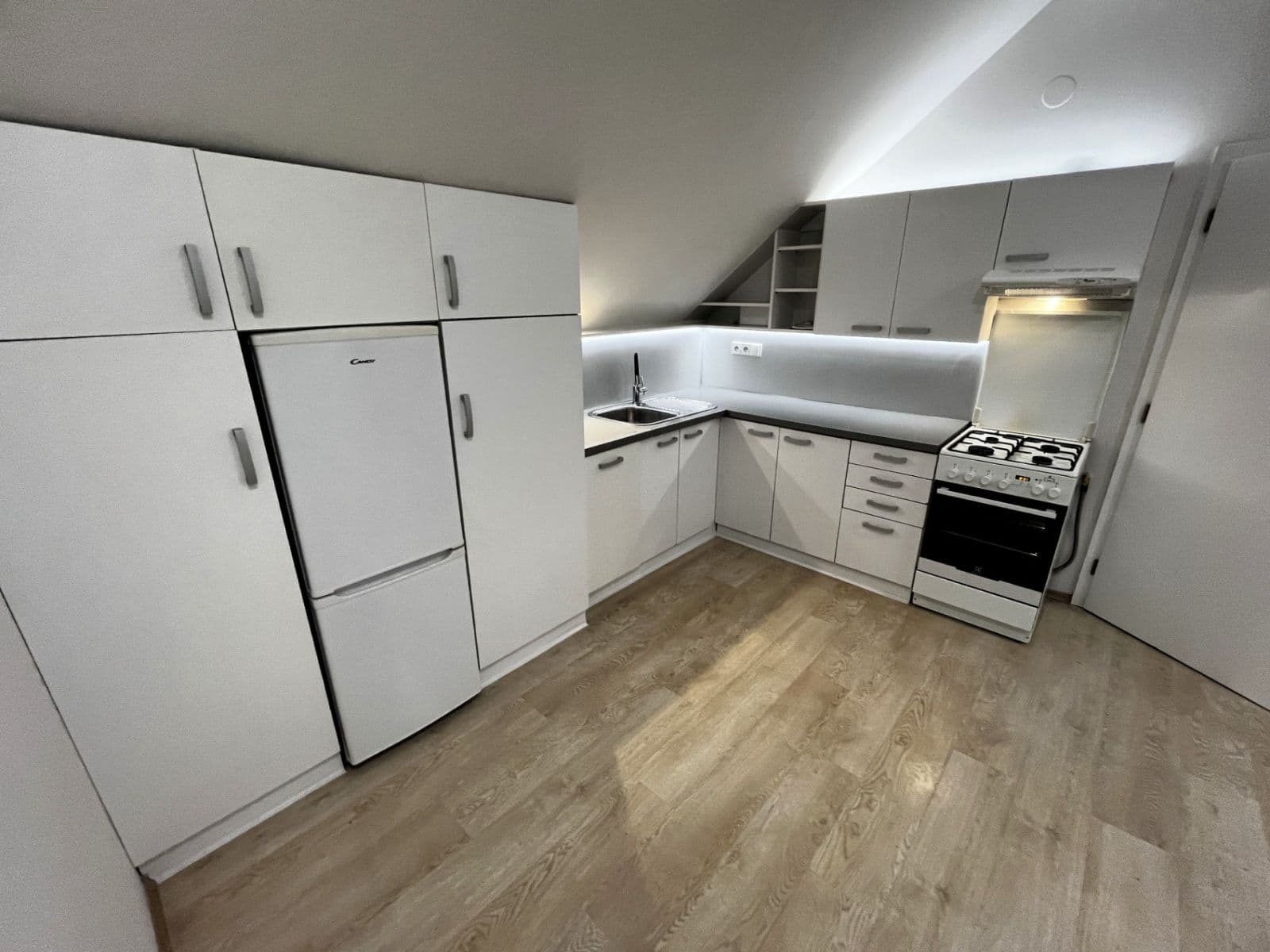 Pronájem bytu 2+kk 45 m², Bendlova, Brno, Jihomoravský kraj Pronájem bytu 2+kk 45 m², Bendlova, Brno, Jihomoravský kraj