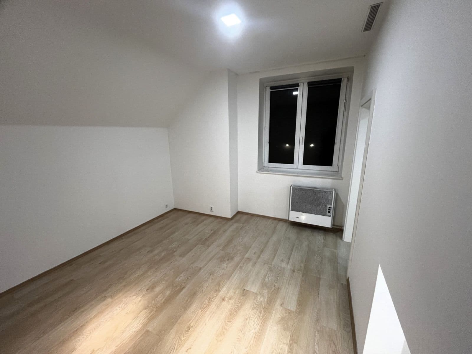 Pronájem bytu 2+kk 45 m², Bendlova, Brno, Jihomoravský kraj Pronájem bytu 2+kk 45 m², Bendlova, Brno, Jihomoravský kraj