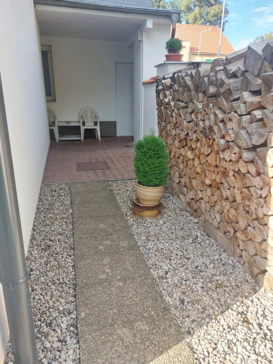 Pronájem domu 220 m², pozemek 883 m², Tyršova náves, Vysoký Újezd, Středočeský kraj Pronájem domu 220 m², pozemek 883 m², Tyršova náves, Vysoký Újezd, Středočeský kraj