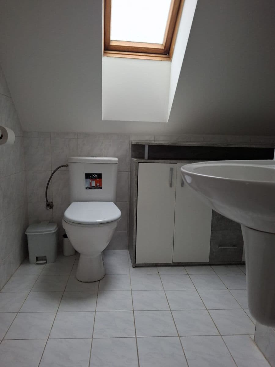 Pronájem domu 220 m², pozemek 883 m², Tyršova náves, Vysoký Újezd, Středočeský kraj Pronájem domu 220 m², pozemek 883 m², Tyršova náves, Vysoký Újezd, Středočeský kraj