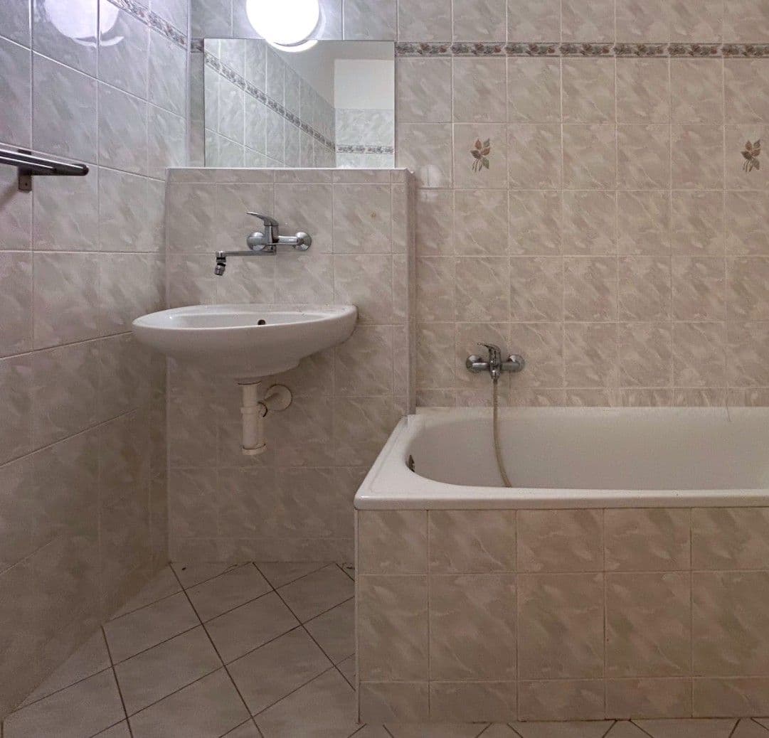 Prodej bytu 2+1 66 m², Na Bezděkově, Benešov, Středočeský kraj Prodej bytu 2+1 66 m², Na Bezděkově, Benešov, Středočeský kraj