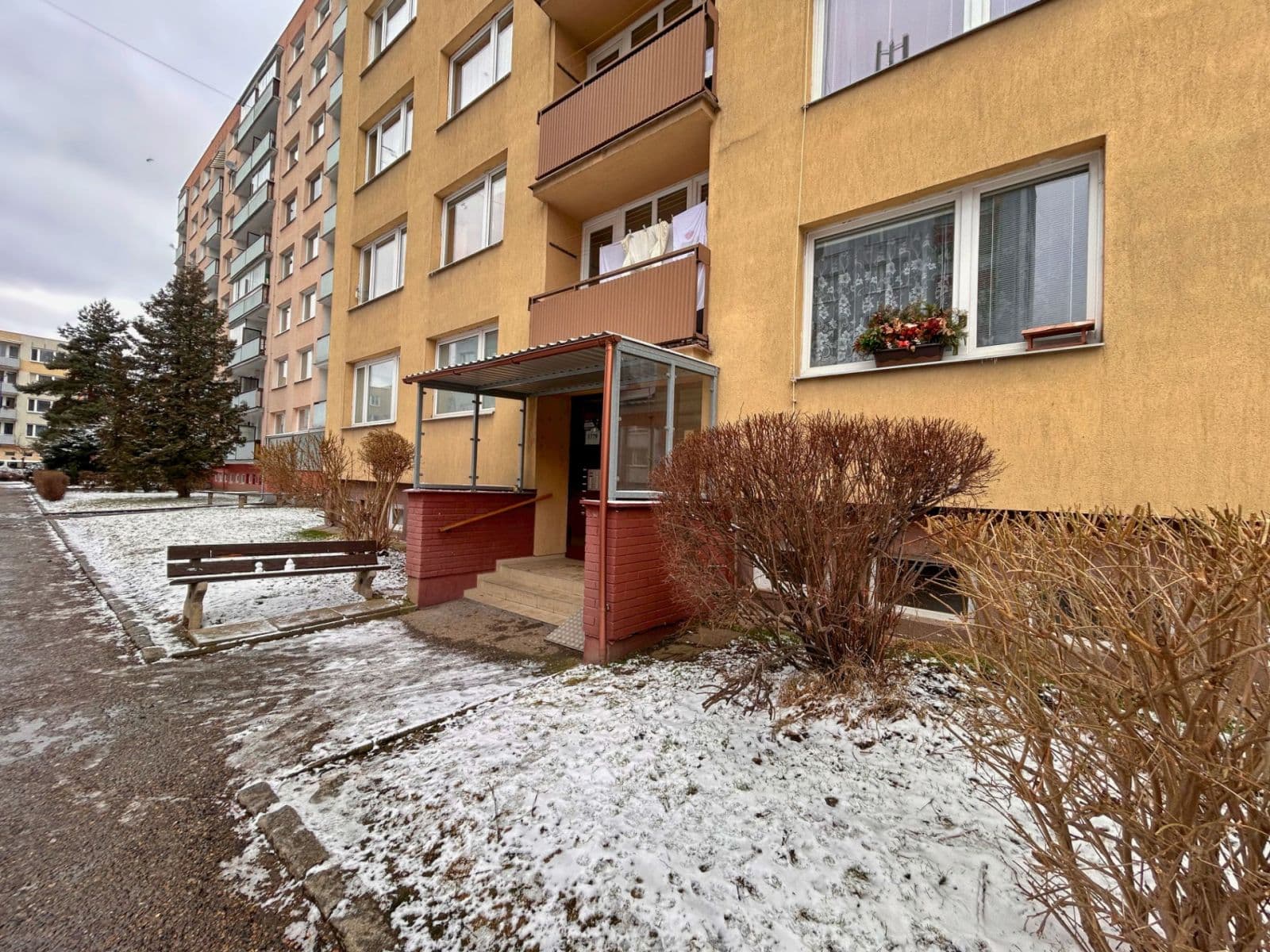 Prodej bytu 2+1 66 m², Na Bezděkově, Benešov, Středočeský kraj Prodej bytu 2+1 66 m², Na Bezděkově, Benešov, Středočeský kraj