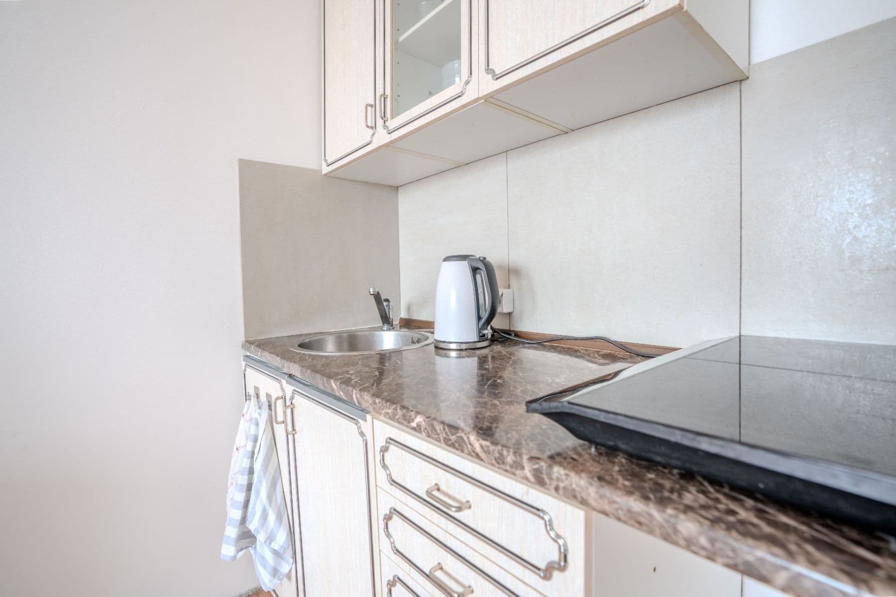 Prodej bytu 1+kk 30 m², Daškova, Praha, Praha Prodej bytu 1+kk 30 m², Daškova, Praha, Praha