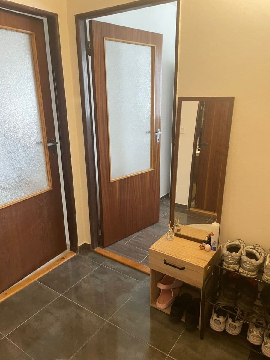 Pronájem bytu 3+1 75 m², Přeloučská, Pardubice, Pardubický kraj Pronájem bytu 3+1 75 m², Přeloučská, Pardubice, Pardubický kraj