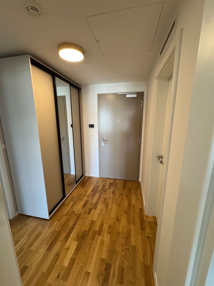 Pronájem bytu 2+1 52 m², Bottova, Bratislava - mestská časť Staré Mesto, Bratislavský kraj Pronájem bytu 2+1 52 m², Bottova, Bratislava - mestská časť Staré Mesto, Bratislavský kraj