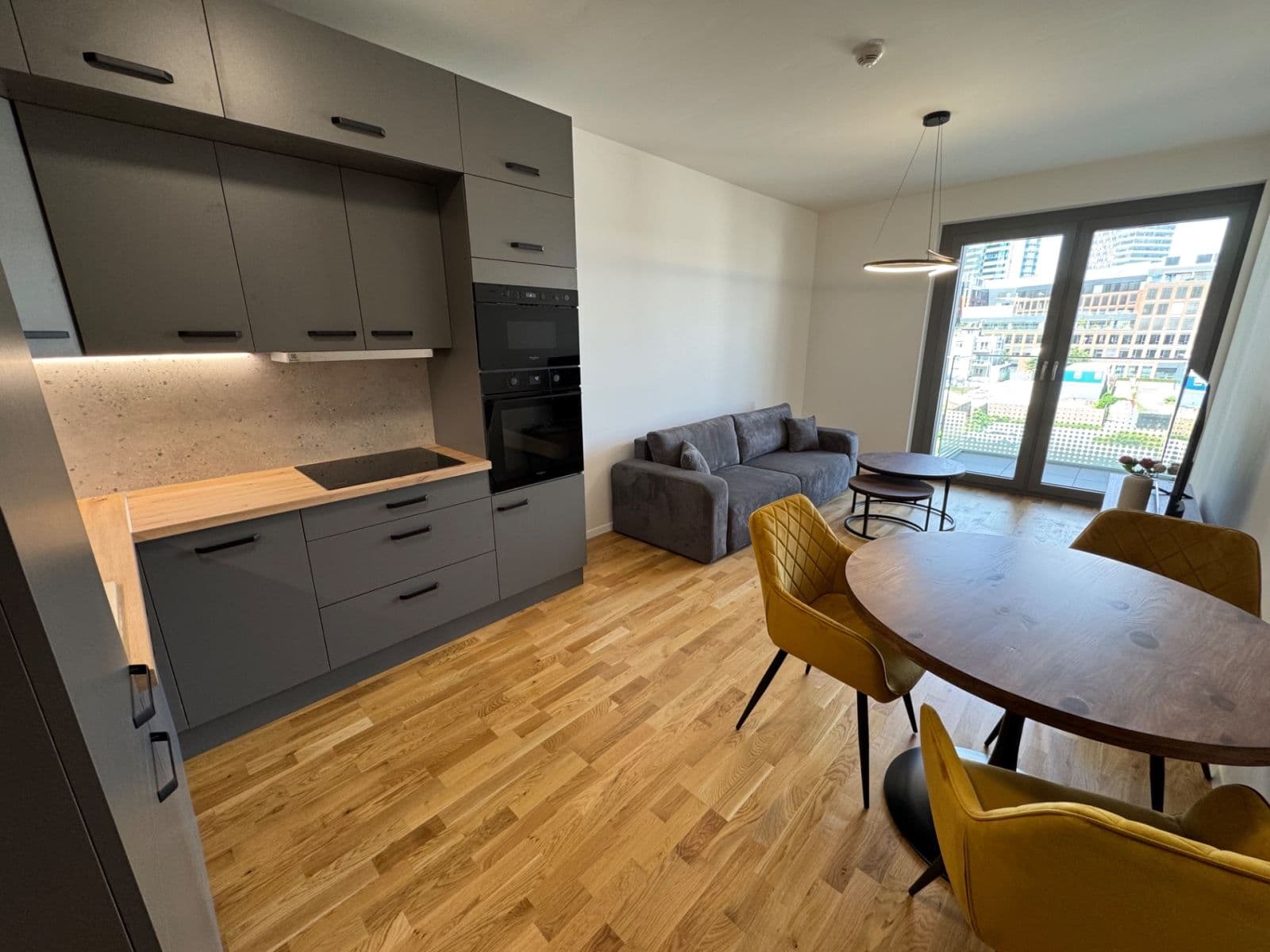 Pronájem bytu 2+1 52 m², Bottova, Bratislava - mestská časť Staré Mesto, Bratislavský kraj Pronájem bytu 2+1 52 m², Bottova, Bratislava - mestská časť Staré Mesto, Bratislavský kraj