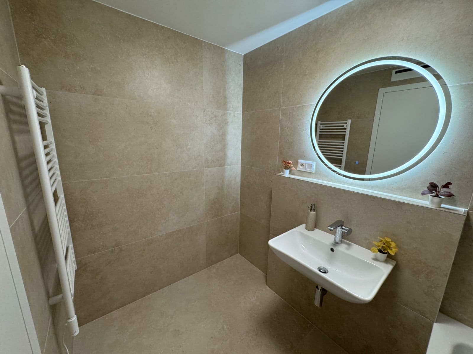 Pronájem bytu 2+1 52 m², Bottova, Bratislava - mestská časť Staré Mesto, Bratislavský kraj Pronájem bytu 2+1 52 m², Bottova, Bratislava - mestská časť Staré Mesto, Bratislavský kraj