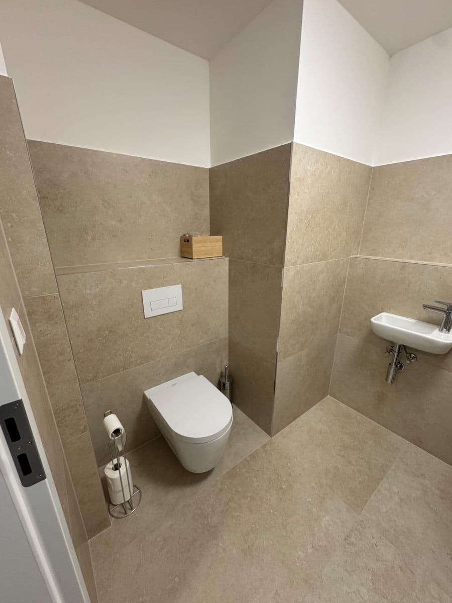 Pronájem bytu 2+1 52 m², Bottova, Bratislava - mestská časť Staré Mesto, Bratislavský kraj Pronájem bytu 2+1 52 m², Bottova, Bratislava - mestská časť Staré Mesto, Bratislavský kraj