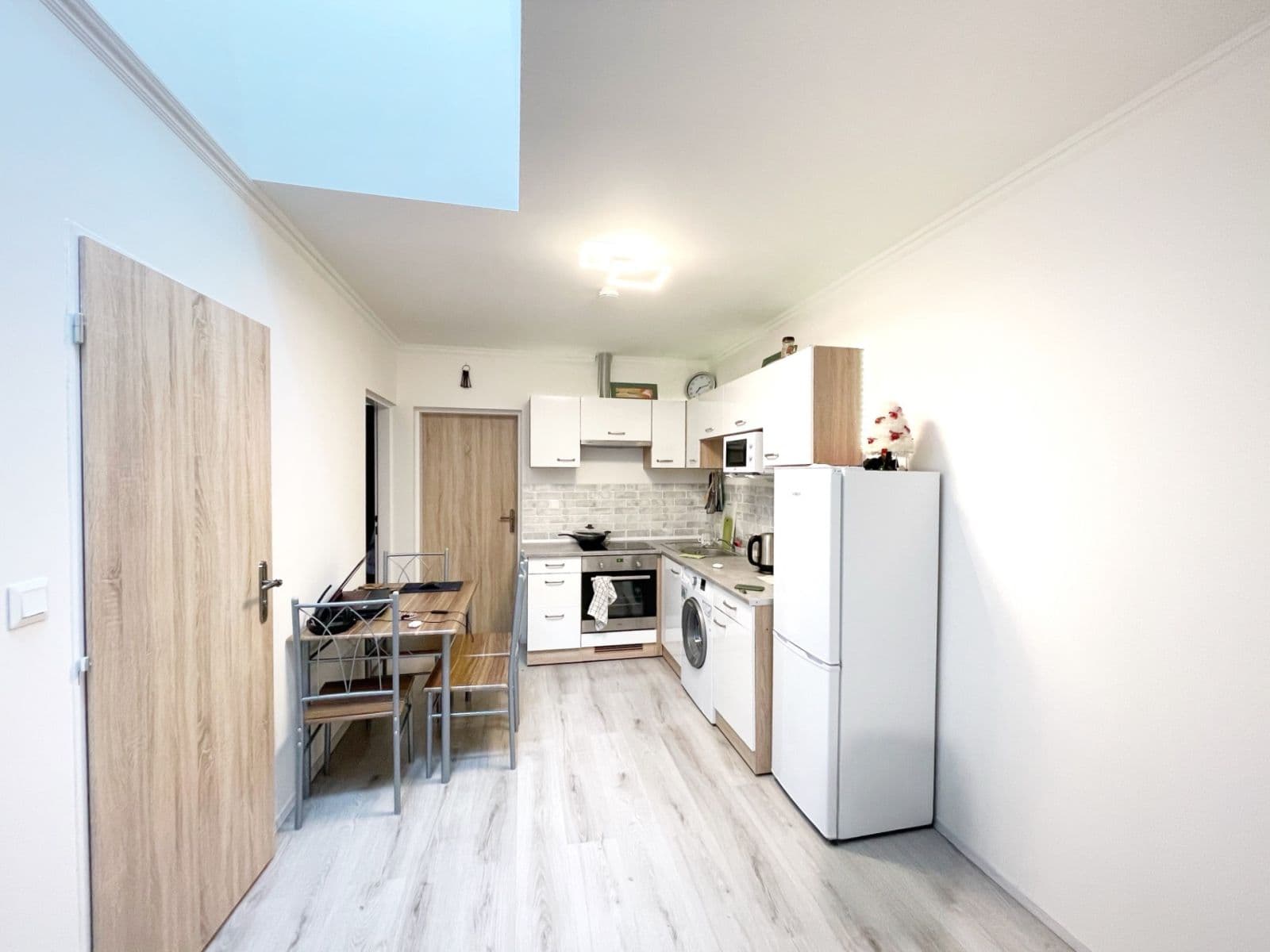 Pronájem bytu 3+kk 56 m², Světova, Praha, Praha Pronájem bytu 3+kk 56 m², Světova, Praha, Praha