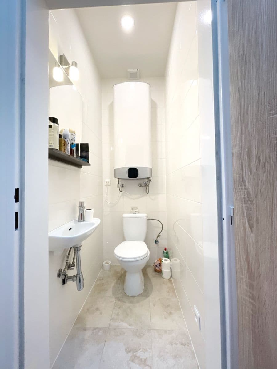 Pronájem bytu 3+kk 56 m², Světova, Praha, Praha Pronájem bytu 3+kk 56 m², Světova, Praha, Praha