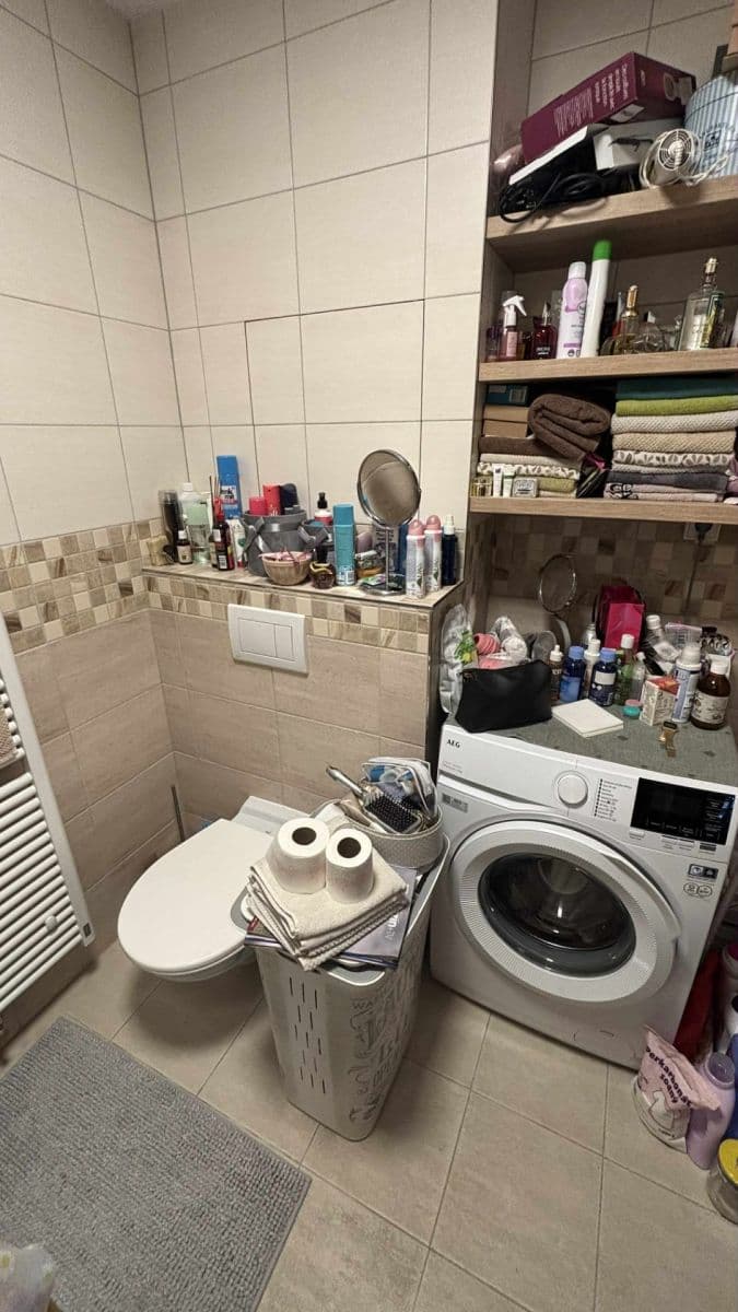 Pronájem bytu 1+kk 35 m², Uherova, Chýně, Středočeský kraj Pronájem bytu 1+kk 35 m², Uherova, Chýně, Středočeský kraj