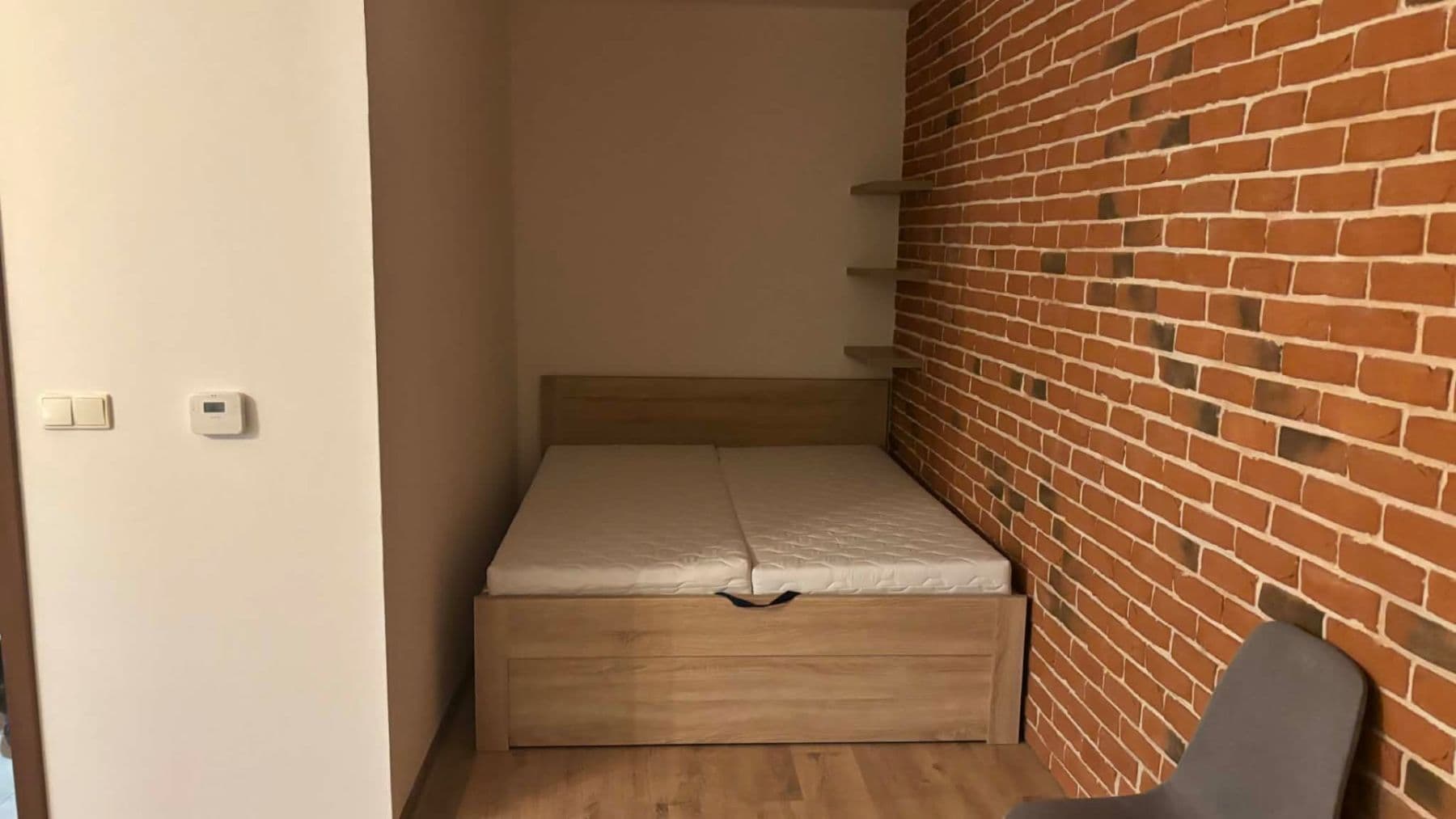 Pronájem bytu 1+kk 35 m², Uherova, Chýně, Středočeský kraj Pronájem bytu 1+kk 35 m², Uherova, Chýně, Středočeský kraj