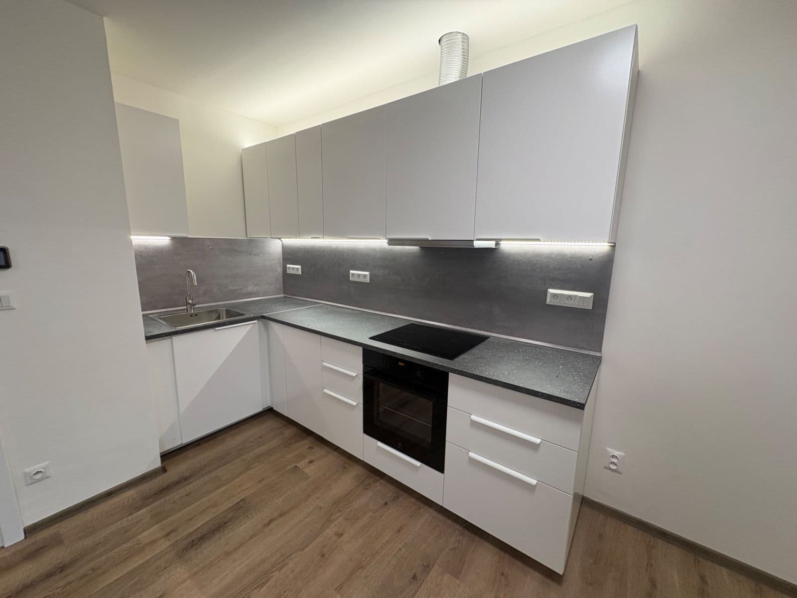 Pronájem bytu 2+1 65 m², Okružní, Jihlava, Kraj Vysočina Pronájem bytu 2+1 65 m², Okružní, Jihlava, Kraj Vysočina