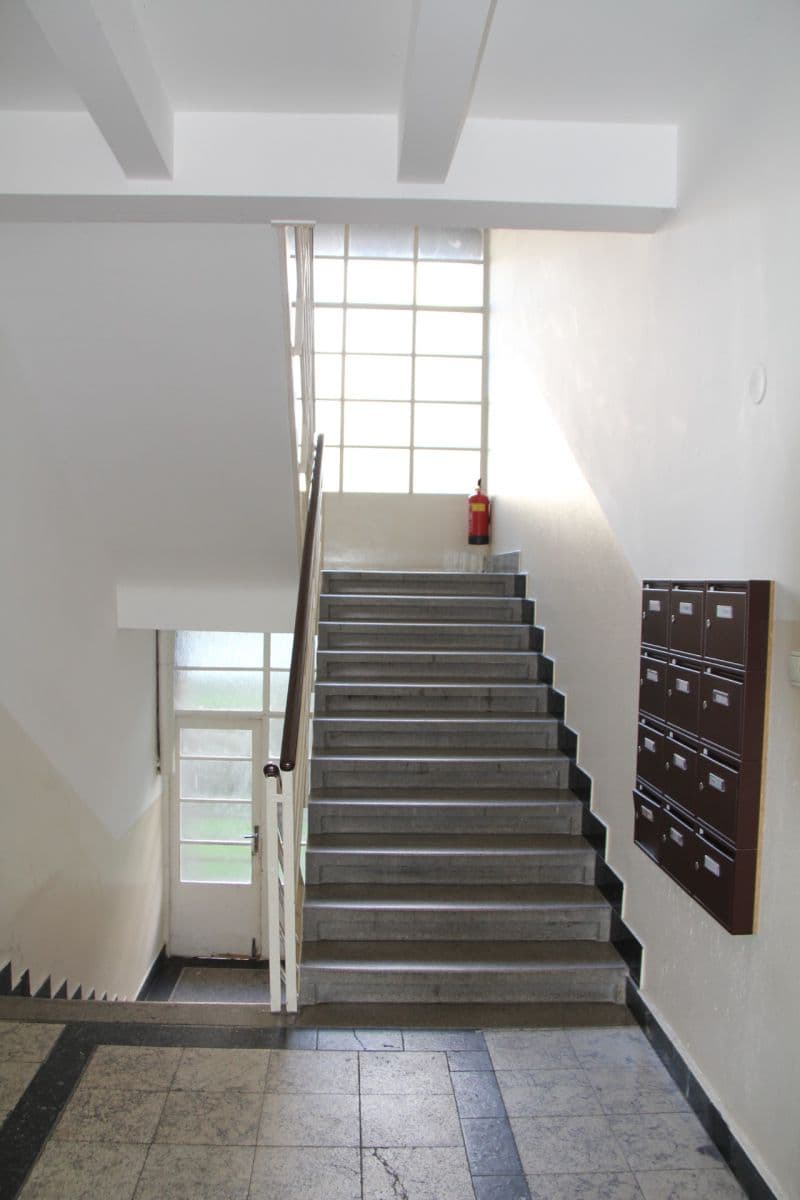 Pronájem bytu 1+1 45 m², náměstí Hrdinů, Praha, Praha Pronájem bytu 1+1 45 m², náměstí Hrdinů, Praha, Praha